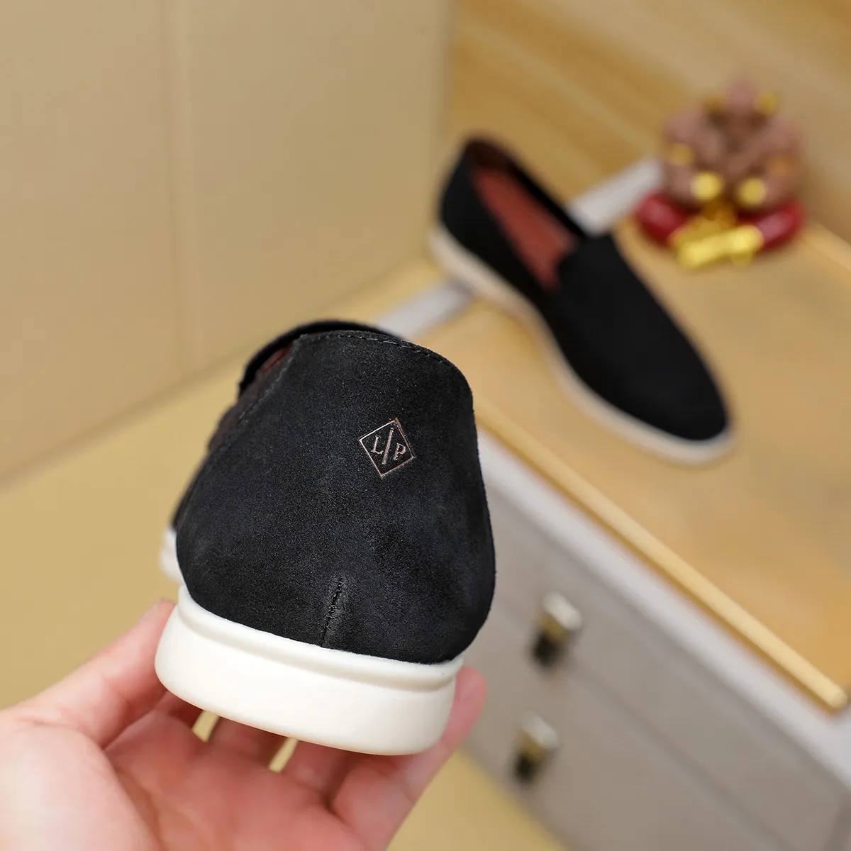 Men's Men's Shoes 💰 400 Loro PIana moccasin made of wish wool fabric. The upper is made of knitted fabric, made on a loom, and then attached to a rubber sole. The Rain System's water-repellent treatment enhances the shoe's functional design, while the suede details give the shoe a sense of elegance and sophistication. Made from Wish, fine wool from Australian and New Zealand Merino sheep 38-44